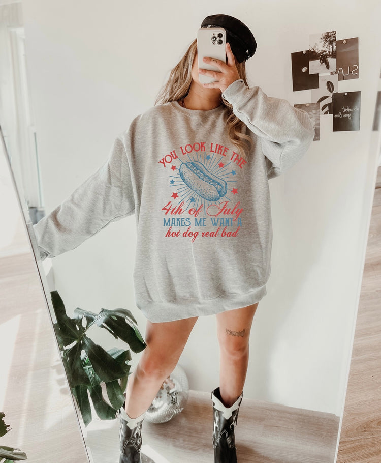 4th of July Makes me want a hot dog real bad Adult Unisex T-Shirt/Sweater