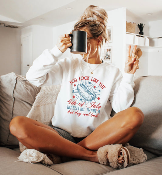 4th of July Makes me want a hot dog real bad Adult Unisex T-Shirt/Sweater